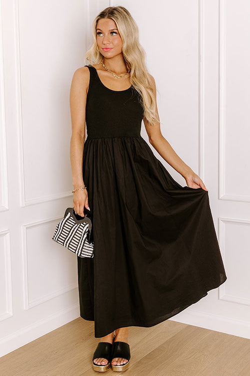 Courtyard Charm Midi Dress in Black