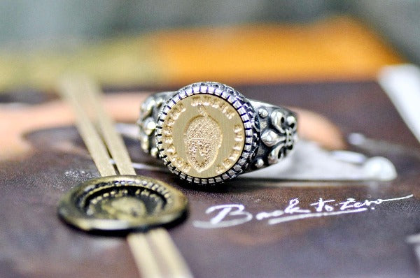 Acorn Latin Motto Fleur De Lis Signet Ring - Backtozero B20 - 12f, 12mm, 12mm ring, 925 Silver, accessory, acorn, Fleur de Lis, him, Intaglio, Intaglio ring, jewelry, latin, latin motto, Message, patience, ring, seal, seal ring, signet, size 10, size 11, size 8, size 9, time, wax seal, wax seal stamp