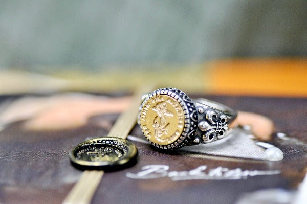 Anchor Latin Motto Fleur De Lis Signet Ring - Backtozero B20 - 12f, 12mm, 12mm ring, 925 Silver, accessory, Anchor, Fleur de Lis, him, Intaglio, Intaglio ring, jewelry, knowledge, latin, latin motto, Message, Nautical, ring, seal, seal ring, signet, size 10, size 11, size 8, size 9, wax seal, wax seal stamp