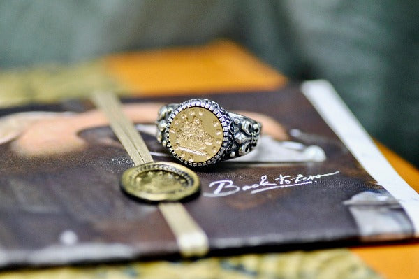 Boat Latin Motto Fleur De Lis Signet Ring - Backtozero B20 - 12f, 12mm, 12mm ring, 925 Silver, accessory, determination, Fleur de Lis, him, Intaglio, Intaglio ring, jewelry, latin, latin motto, Message, motivation, never give up, ring, seal, seal ring, signet, size 10, size 11, size 8, size 9, wax seal, wax seal stamp
