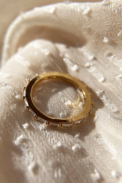 Dione Ring