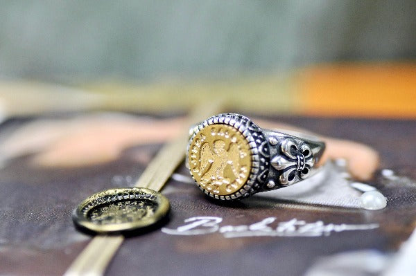 Eagle Latin Motto Fleur De Lis Signet Ring - Backtozero B20 - 12f, 12mm, 12mm ring, 925 Silver, accessory, Bird, Fleur de Lis, focus, him, Intaglio, Intaglio ring, jewelry, latin, latin motto, Message, ring, seal, seal ring, signet, size 10, size 11, size 8, size 9, wax seal, wax seal stamp