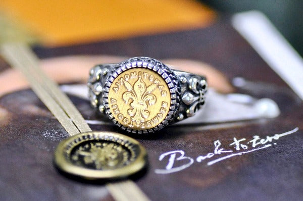 Fleur de Lis Latin Motto Fleur De Lis Signet Ring - Backtozero B20 - 12f, 12mm, 12mm ring, 925 Silver, accessory, conquer, Fleur de Lis, him, Intaglio, Intaglio ring, jewelry, latin, latin motto, Message, purity, ring, seal, seal ring, signet, size 10, size 11, size 8, size 9, wax seal, wax seal stamp