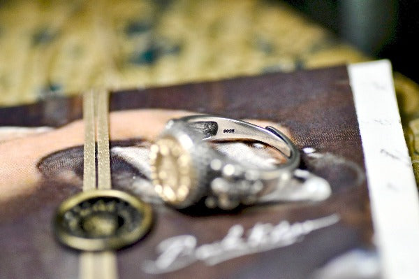 Fleur de Lis Latin Motto Fleur De Lis Signet Ring - Backtozero B20 - 12f, 12mm, 12mm ring, 925 Silver, accessory, conquer, Fleur de Lis, him, Intaglio, Intaglio ring, jewelry, latin, latin motto, Message, purity, ring, seal, seal ring, signet, size 10, size 11, size 8, size 9, wax seal, wax seal stamp