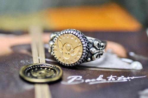 Lock with Wings Latin Motto Fleur De Lis Signet Ring - Backtozero B20 - 12f, 12mm, 12mm ring, 925 Silver, accessory, faith, faithful, Fleur de Lis, him, Intaglio, Intaglio ring, jewelry, latin, latin motto, loyalty, Message, ring, seal, seal ring, signet, size 10, size 11, size 8, size 9, trust, wax seal, wax seal stamp