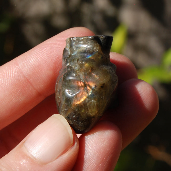 ONE 1.25" Labradorite Anatomical Heart Realistic Crystal Carving