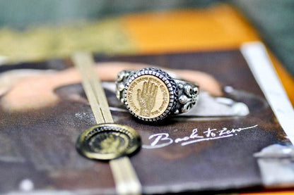 Palm of Hand Latin Motto Fleur De Lis Signet Ring - Backtozero B20 - 12f, 12mm, 12mm ring, 925 Silver, accessory, destiny, Fleur de Lis, fortune, him, Intaglio, Intaglio ring, jewelry, latin, latin motto, Message, ring, seal, seal ring, signet, size 10, size 11, size 8, size 9, wax seal, wax seal stamp