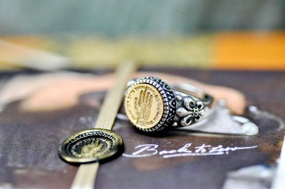 Palm of Hand Latin Motto Fleur De Lis Signet Ring - Backtozero B20 - 12f, 12mm, 12mm ring, 925 Silver, accessory, destiny, Fleur de Lis, fortune, him, Intaglio, Intaglio ring, jewelry, latin, latin motto, Message, ring, seal, seal ring, signet, size 10, size 11, size 8, size 9, wax seal, wax seal stamp