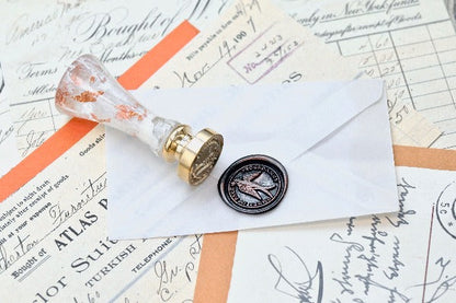 Swallow with Clover Latin Motto Wax Seal Stamp | S - Backtozero B20 - antique, bird, clover, latin, latin motto, Message, peace, positivity, Retro, Shamrock, Signature, signaturehandle